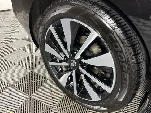 Used 2023 Nissan Sentra SV w/ SV Premium Package FWD image 10