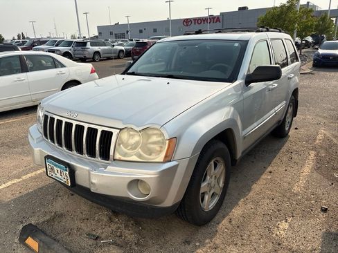 Used 2005 Jeep Grand Cherokee Limited RWD image 2