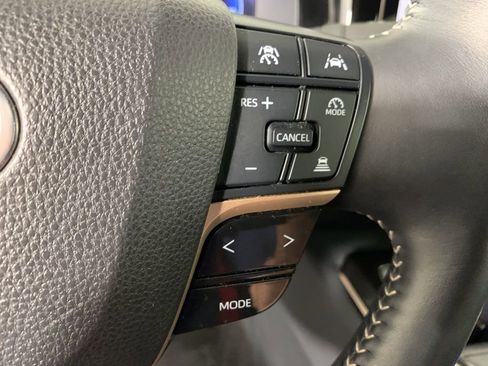 Used 2024 Toyota Crown Limited image 22