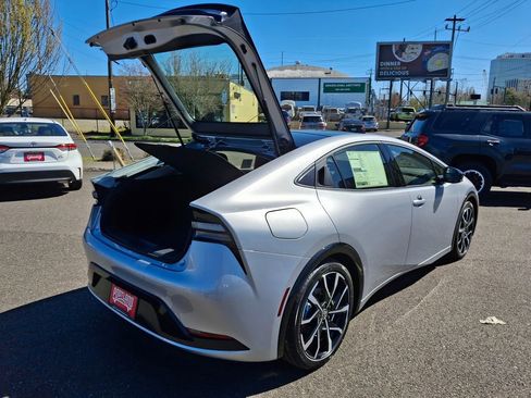 New 2026 Toyota Prius Plug-In Hybrid image 7