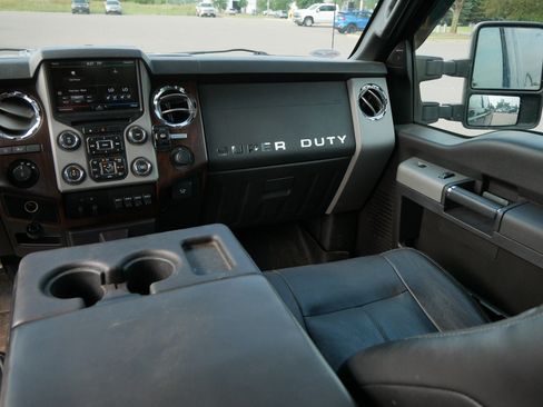 Used 2016 Ford F350 Lariat image 11