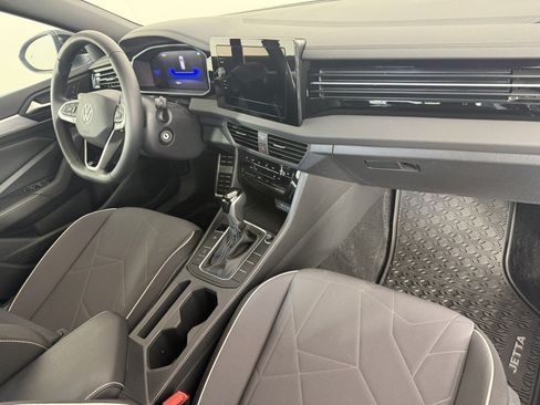 Used 2025 Volkswagen Jetta Sport FWD image 11