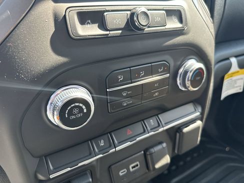 New 2025 GMC Sierra 2500 Pro w/ Convenience Package image 17