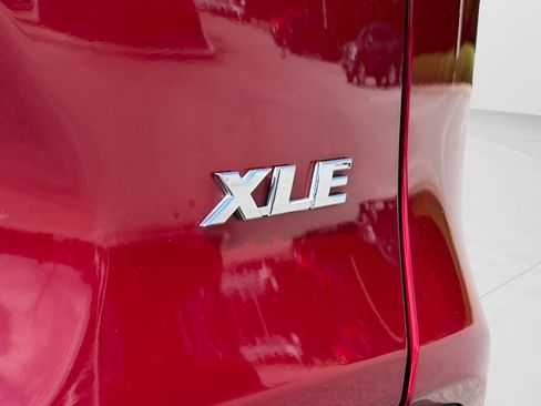 Used 2019 Toyota RAV4 XLE Premium w/ Advanced Technology Package FWD image 28