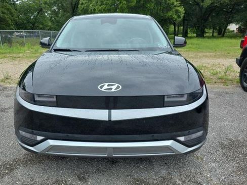 Used 2024 Hyundai Ioniq 5 SEL RWD image 2