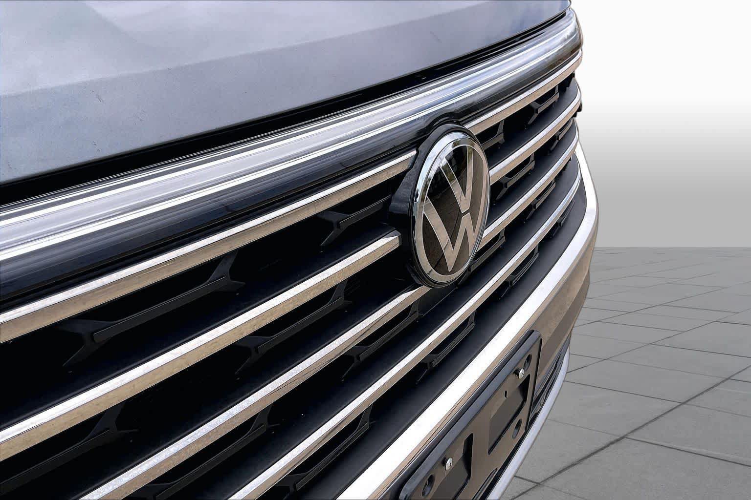 Used 2025 Volkswagen Atlas SE AWD/4WD image 30