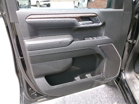 Used 2025 Chevrolet Silverado 1500 LT image 17