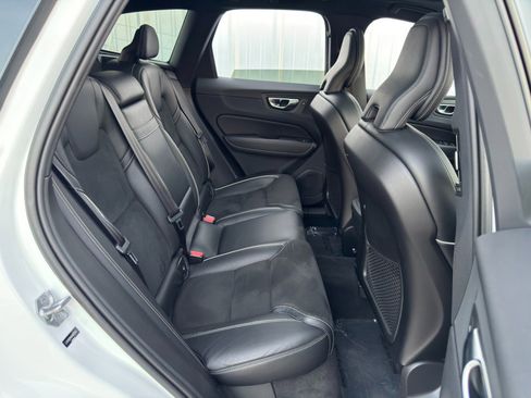 Used 2019 Volvo XC60 T5 R-Design w/ Protection Package image 37