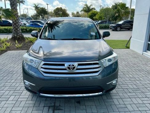 Used 2013 Toyota Highlander Limited image 2
