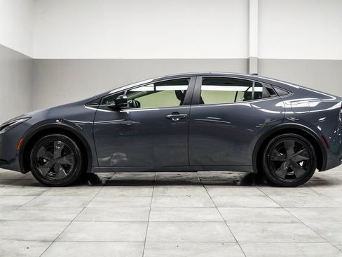 Used 2025 Toyota Prius LE image 9