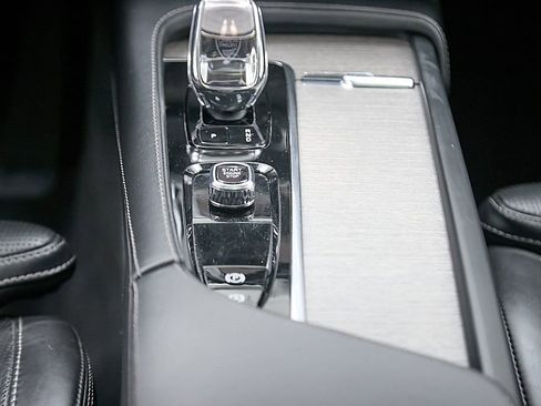 Certified 2023 Volvo XC90 T8 Ultimate image 35