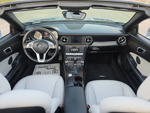 Used 2015 Mercedes-Benz SLK 250 image 34