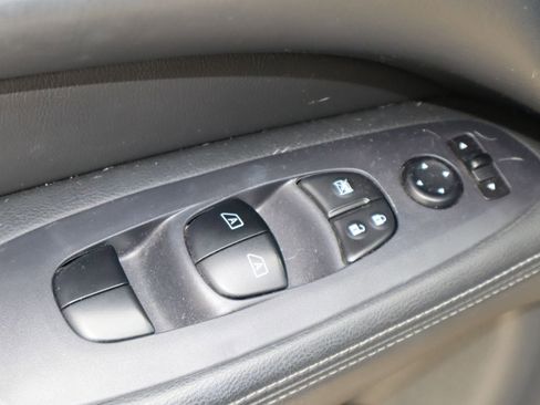 Used 2018 Nissan Pathfinder SL w/ SL Premium Package FWD image 23