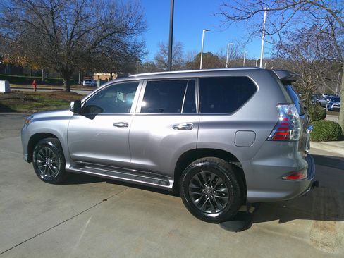 Used 2023 Lexus GX 460 Premium image 9