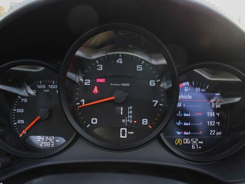 Used 2019 Porsche 718 Boxster RWD image 17