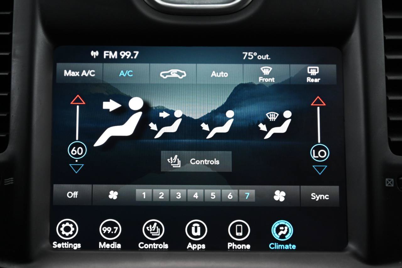 Used 2021 Chrysler 300 Touring L RWD image 28