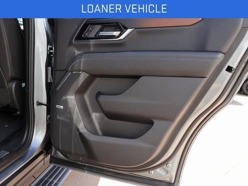 New 2026 GMC Yukon Denali w/ Denali Reserve Package AWD/4WD image 14