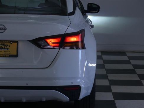 Used 2025 Nissan Altima 2.5 SV image 28