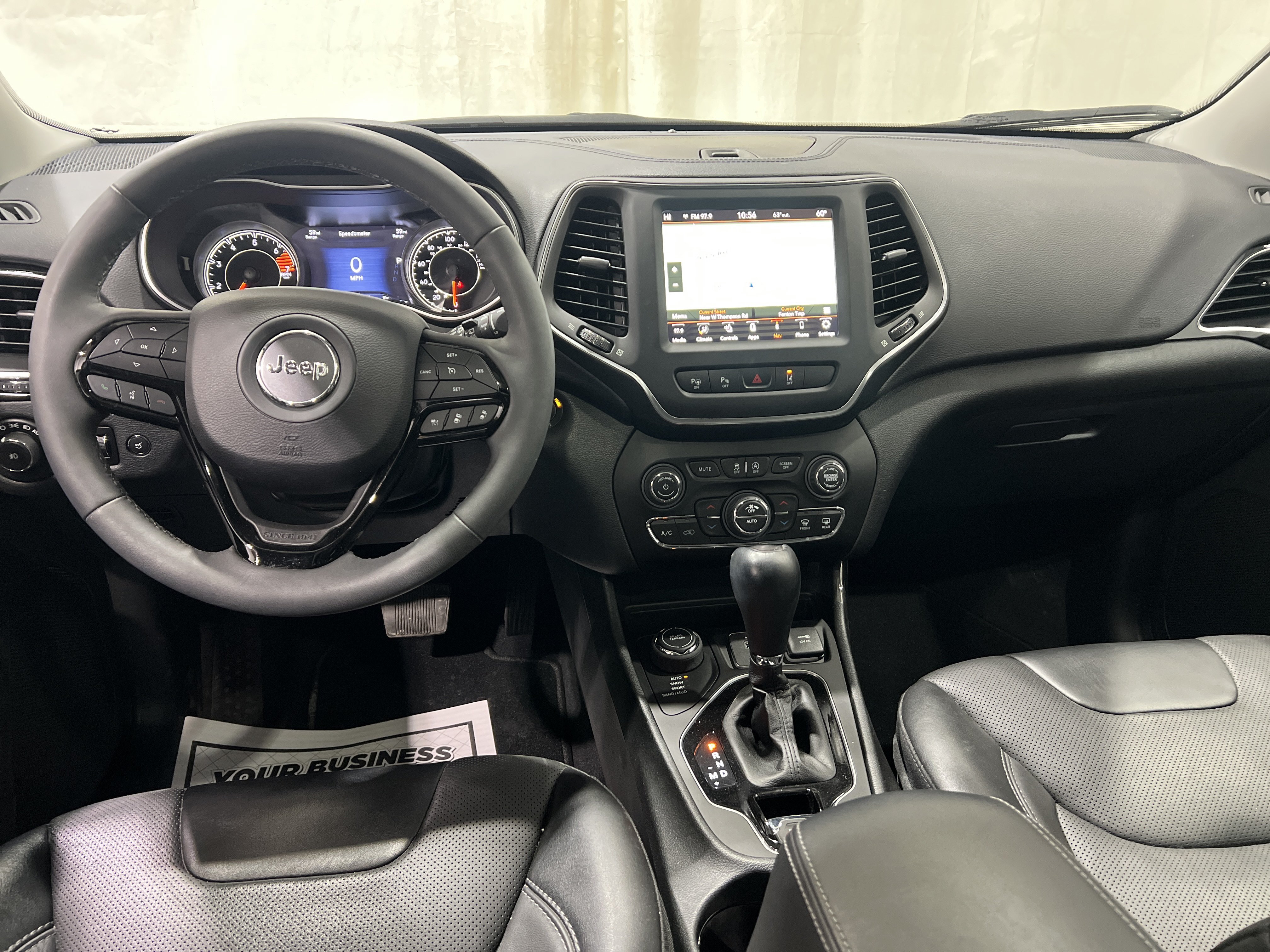 Used 2023 Jeep Cherokee Altitude Lux w/ Elite Group AWD/4WD image 8