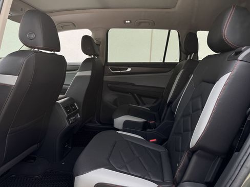 New 2026 Volkswagen Atlas Peak Edition AWD/4WD image 28