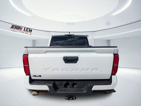 Used 2024 Toyota Tacoma TRD Sport image 4