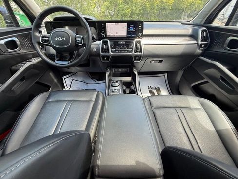 Used 2023 Kia Sorento EX w/ Panoramic Sunroof Package AWD/4WD image 18