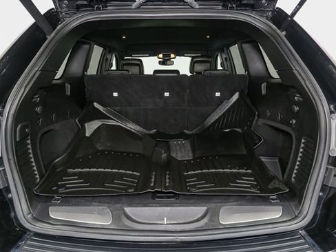 Used 2019 Jeep Grand Cherokee Limited AWD/4WD image 12