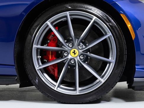 Used 2021 Ferrari 812 GTS image 22