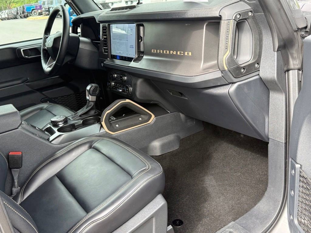 Used 2025 Ford Bronco Badlands AWD/4WD image 16