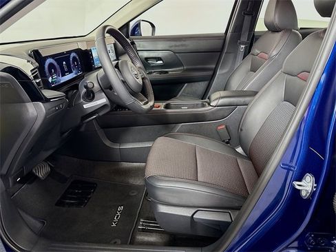 Certified 2025 Nissan Kicks SR image 6