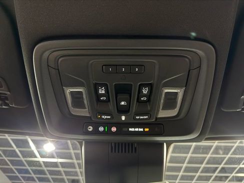 Certified 2025 GMC Sierra 1500 AT4 w/ AT4 Premium Package image 26