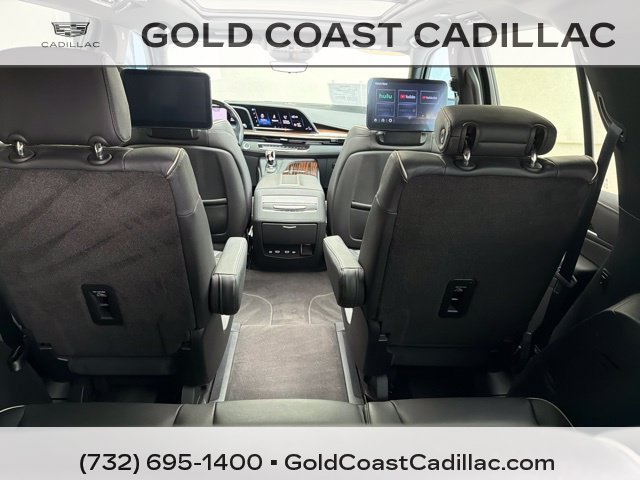 Used 2024 Cadillac Escalade Premium Luxury AWD/4WD image 16