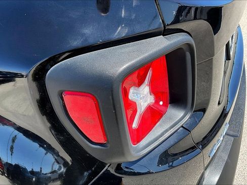 Used 2022 Jeep Renegade Limited image 24