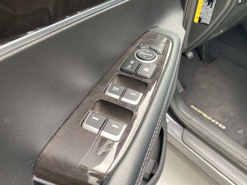 Used 2018 Kia Sorento AWD image 17