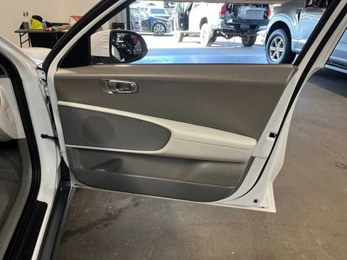 Used 2023 Hyundai Ioniq 6 Limited RWD image 13
