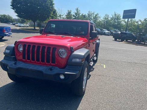 Used 2020 Jeep Gladiator Sport w/ Quick Order Package 24S AWD/4WD image 3