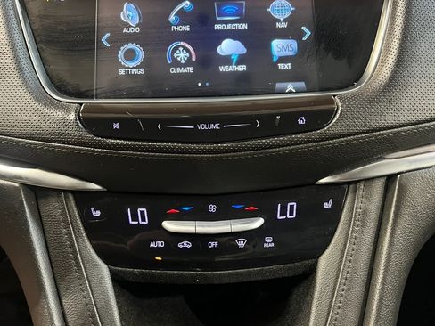 Used 2017 Cadillac XT5 Luxury w/ Driver Awareness Package AWD/4WD image 16