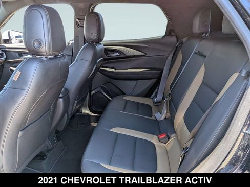 Used 2021 Chevrolet TrailBlazer ACTIV w/ Technology Package FWD image 16