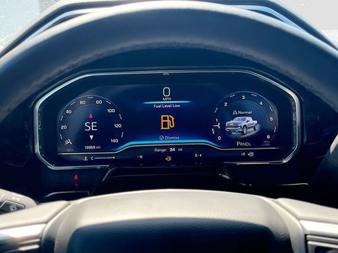 Used 2025 Chevrolet Silverado 1500 LT RWD image 12