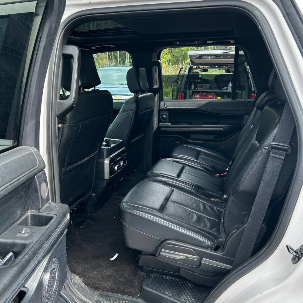 Used 2019 Ford Expedition XLT w/ Equipment Group 202A AWD/4WD image 15