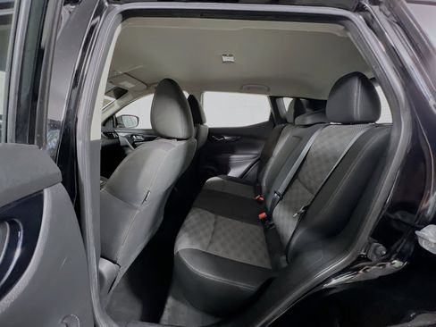 Used 2017 Nissan Rogue Sport SV w/ SV Premium Package image 29