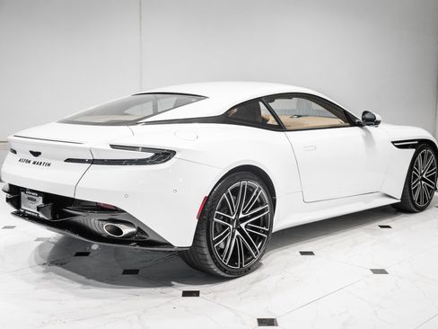 Used 2024 Aston Martin DB12 Coupe RWD image 43