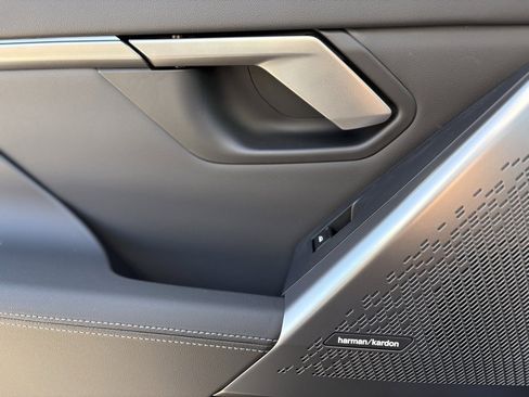 Used 2025 BMW 530i xDrive w/ M Sport Package image 22