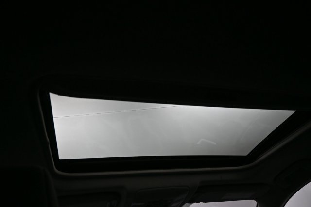 Used 2021 Toyota RAV4 XLE w/ Convenience Package FWD image 21