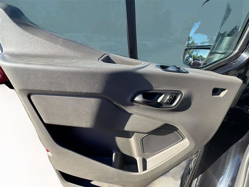 Used 2024 Ford Transit 350 XLT image 18