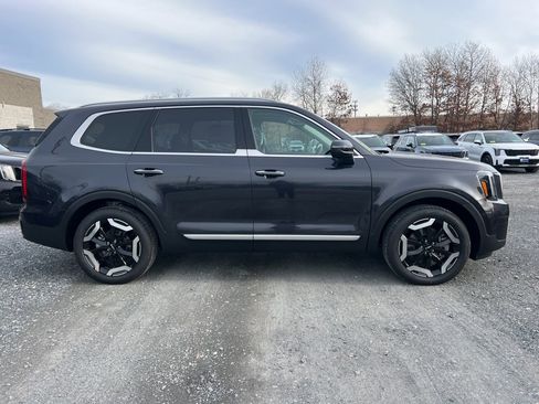 New 2025 Kia Telluride S image 4