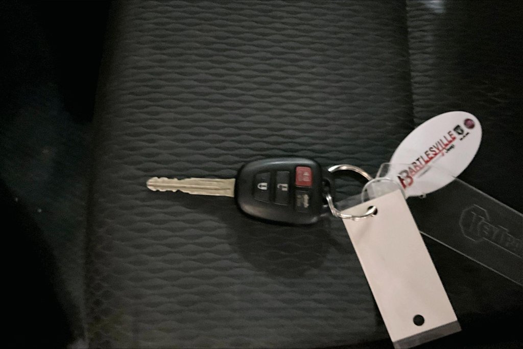 Used 2019 Toyota Corolla LE FWD image 9