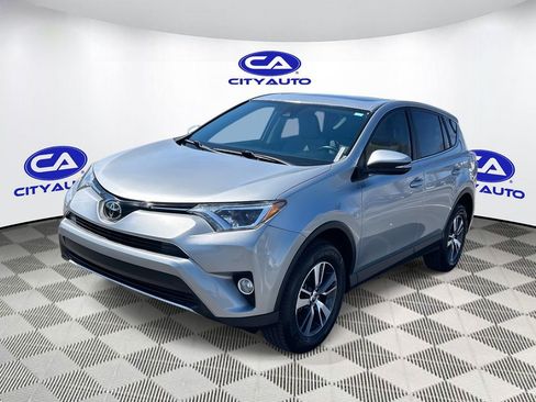 Used 2018 Toyota RAV4 XLE image 9