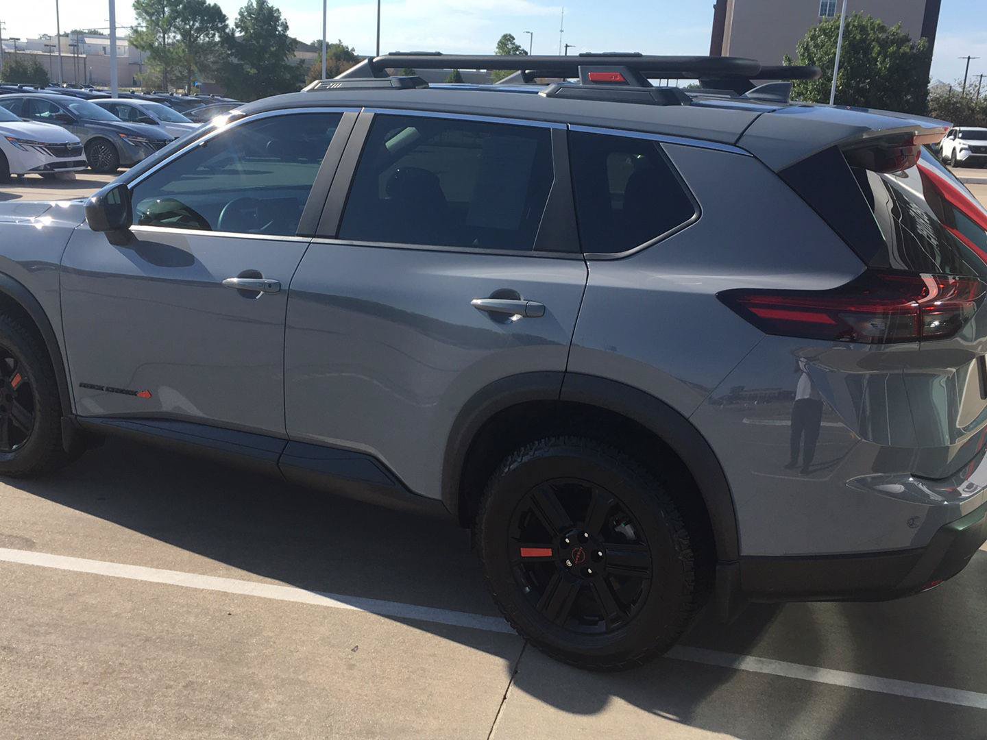 Used 2025 Nissan Rogue SV AWD/4WD image 9