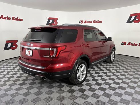 Used 2018 Ford Explorer XLT w/ Equipment Group 201A image 6